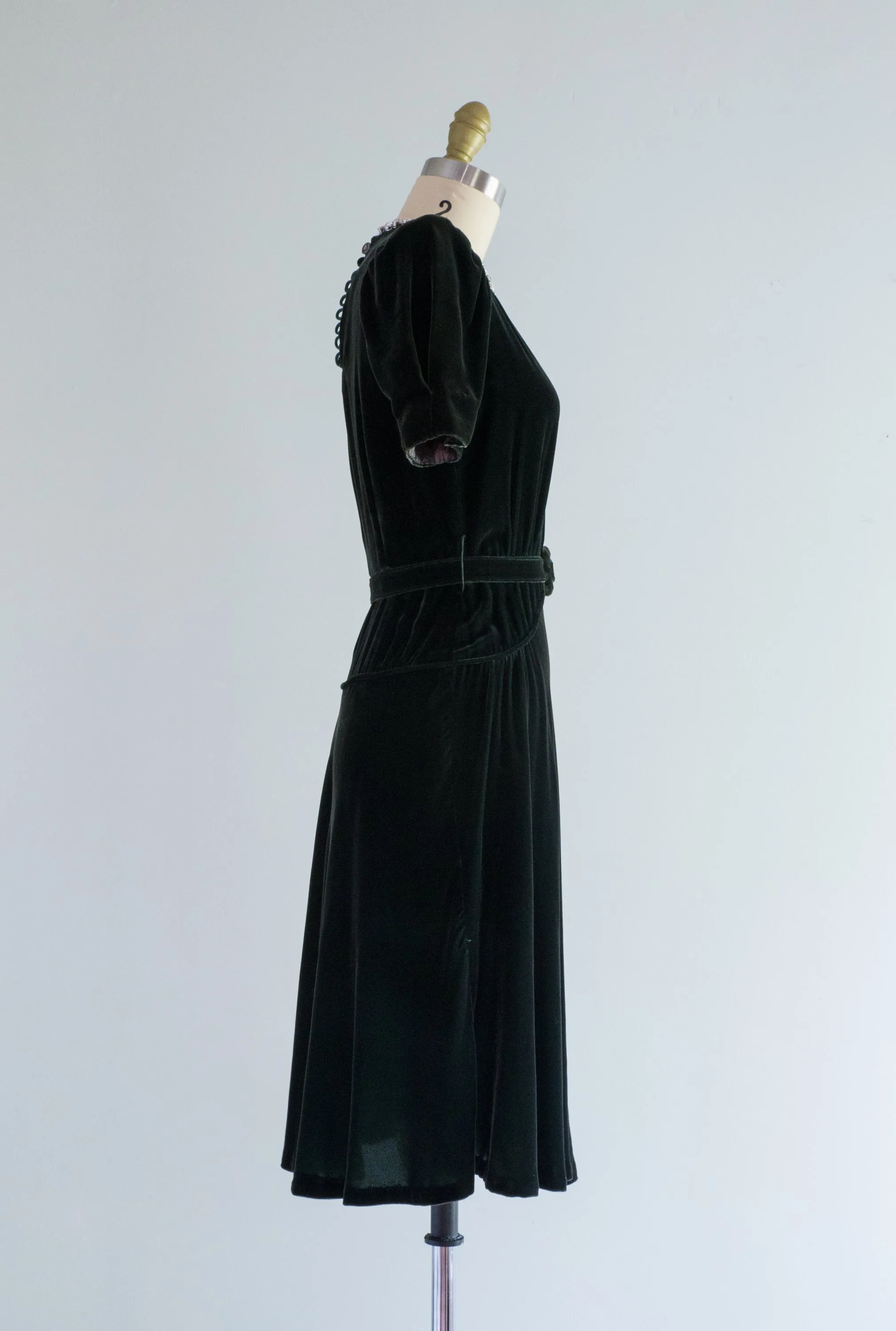 1930's Evergreen Silk Velvet Cocktail Dress / Small