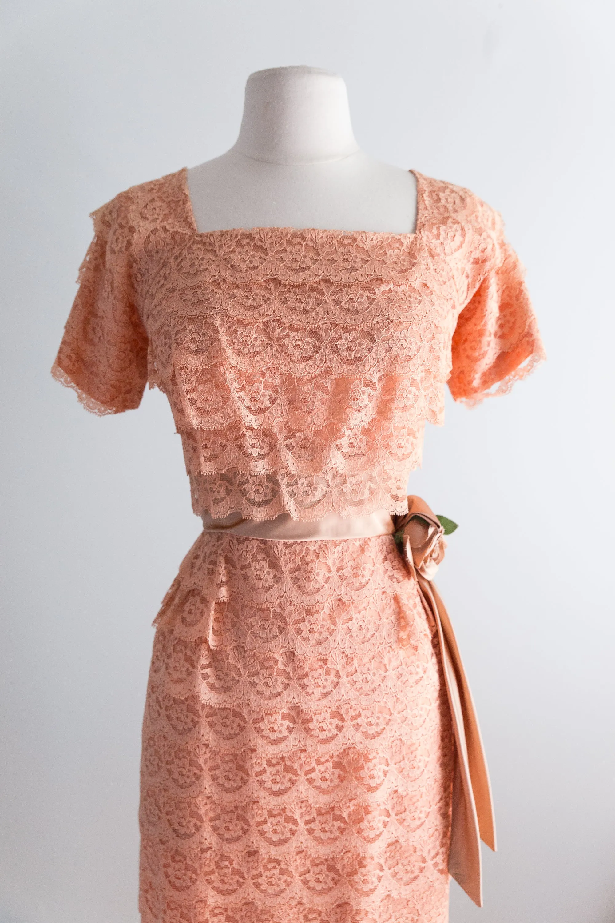 1950's DuBarry Tiered Autumn Blush Cocktail Dress / Waist 28"