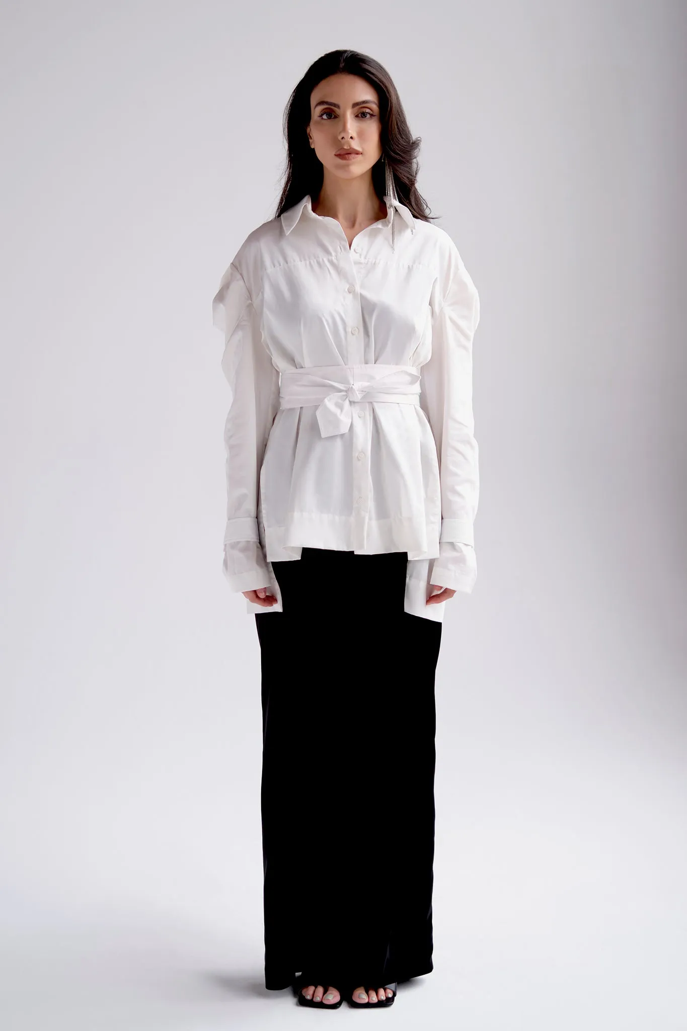 Belted shirt with puff sleeves and asymmetric hem in white