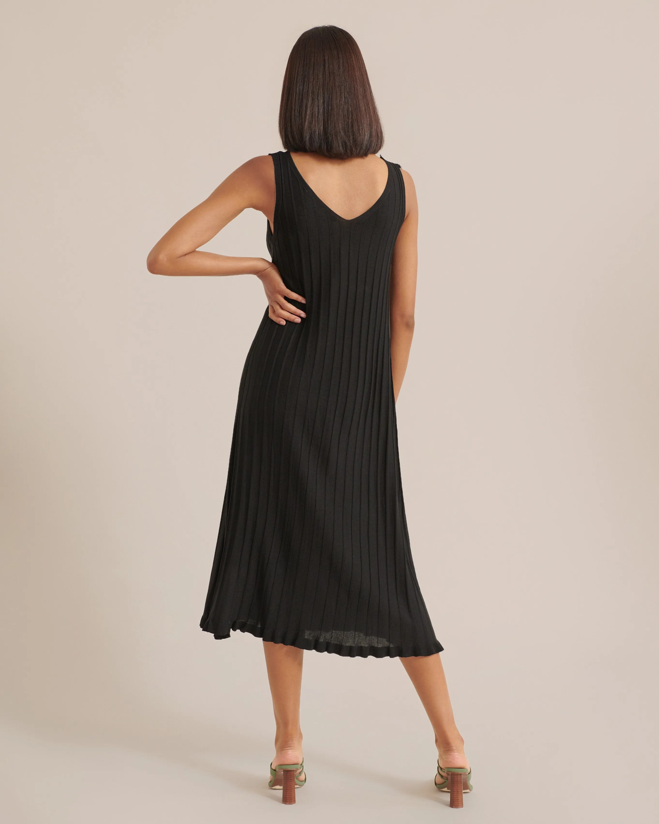 Britta V-Neck Ribbed Dress