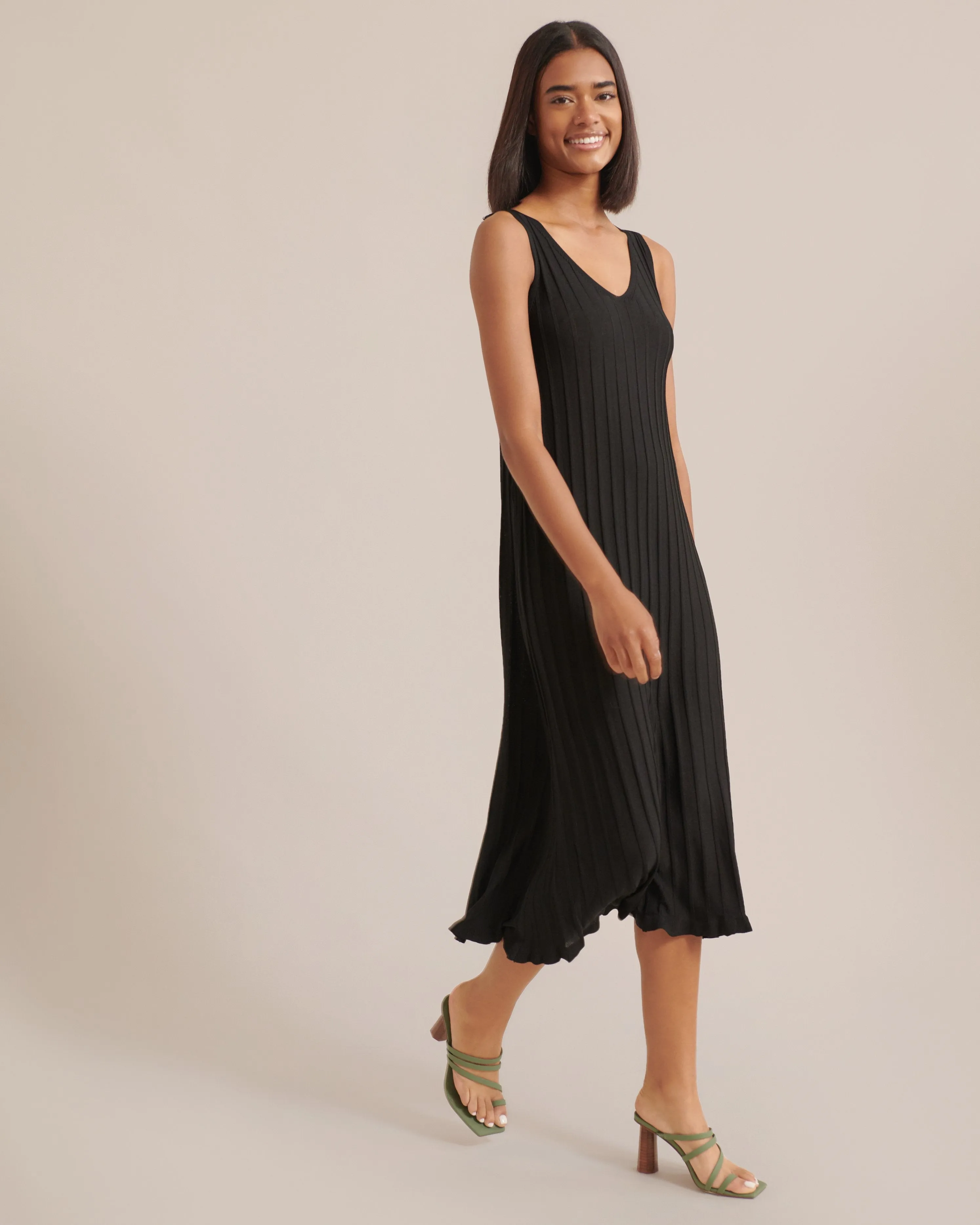 Britta V-Neck Ribbed Dress