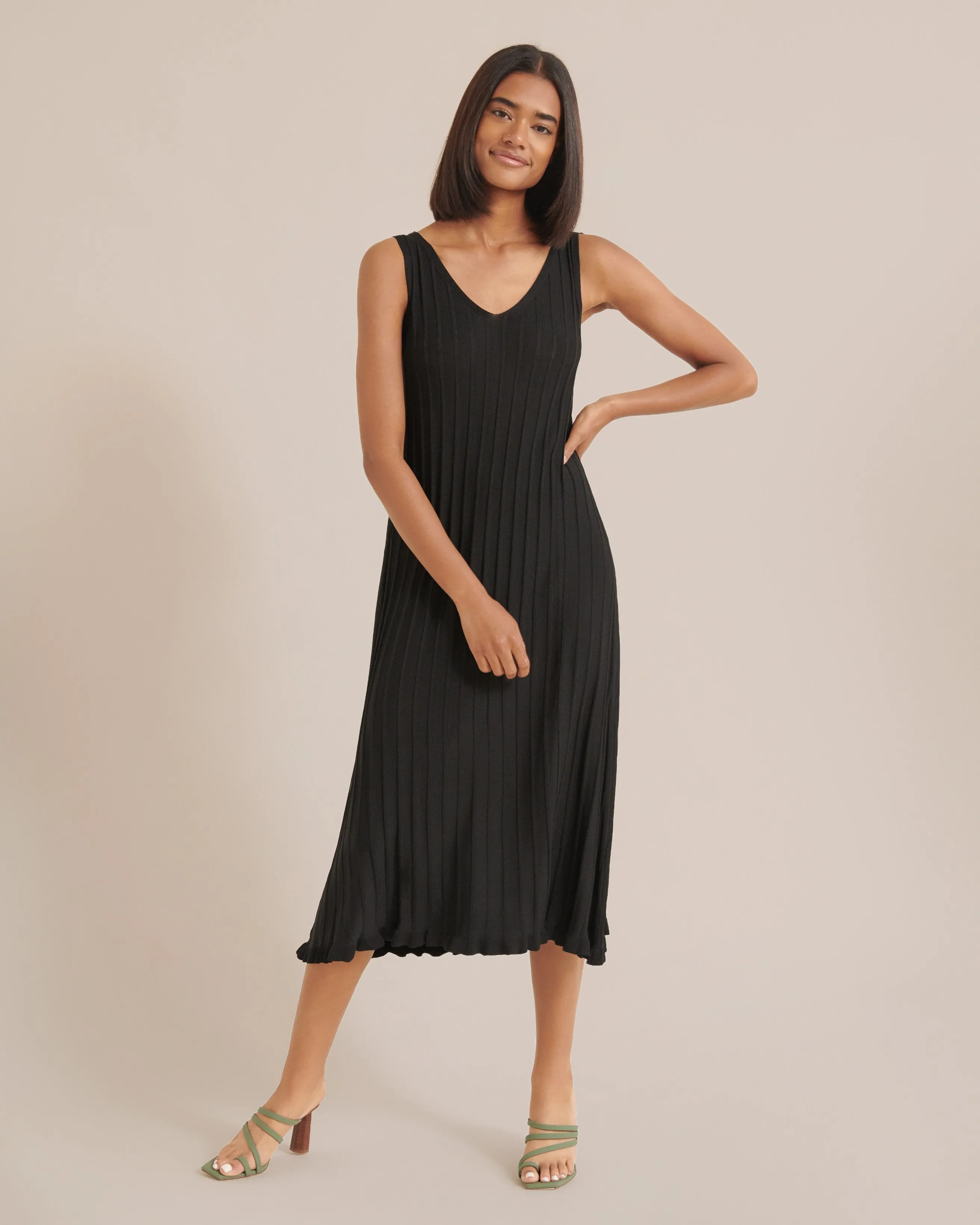 Britta V-Neck Ribbed Dress