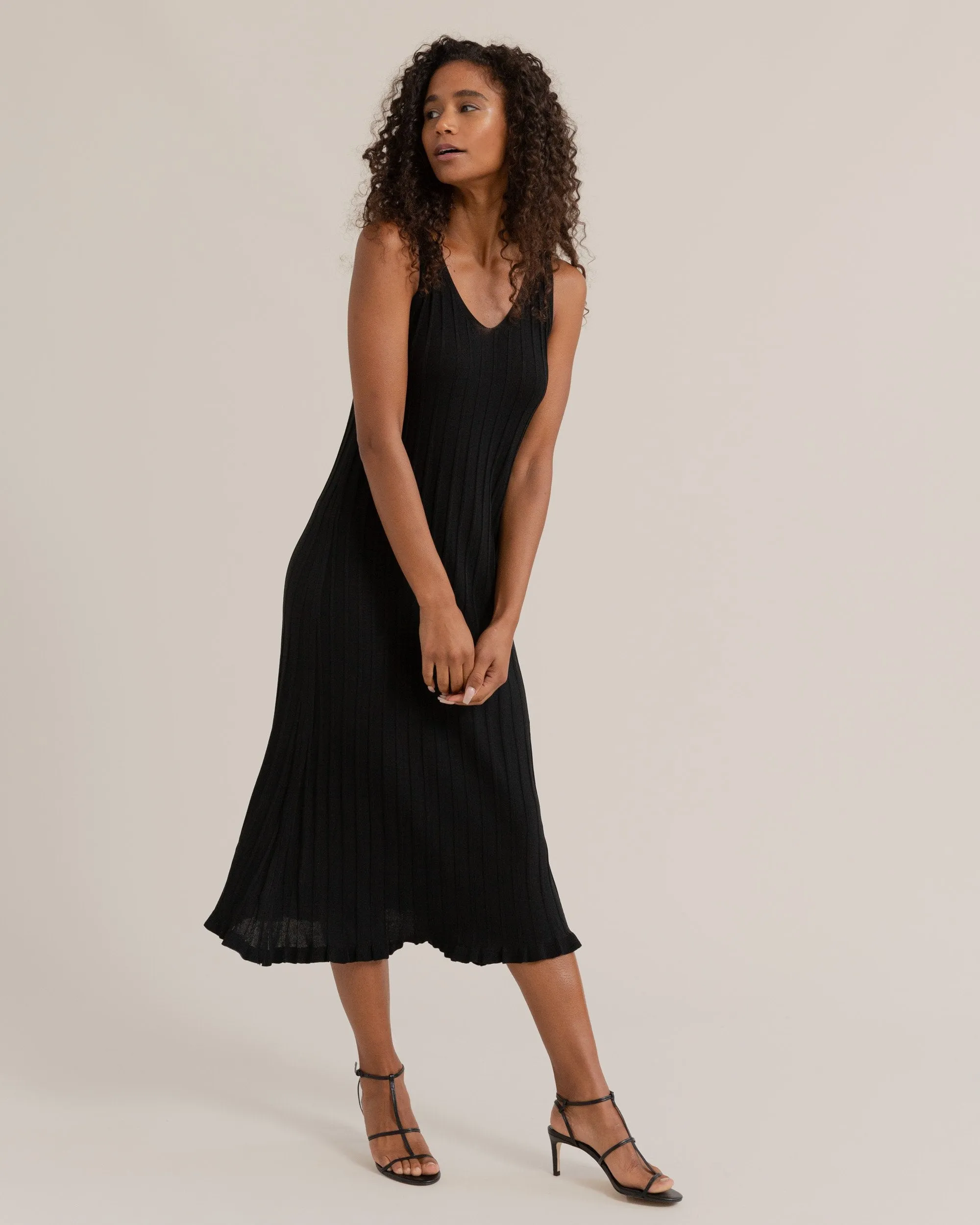 Britta V-Neck Ribbed Dress