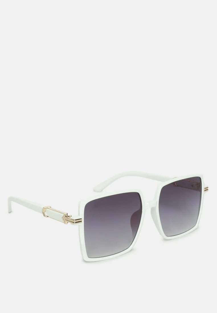 Classy Retro Tinted Square Sunglass