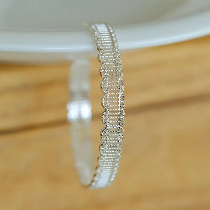 Lace Pattern Diamond Open Bangle