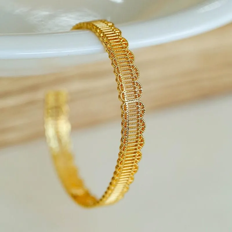 Lace Pattern Diamond Open Bangle