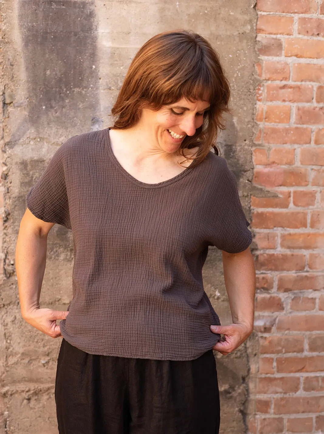 Organic Gauze Short Sleeve Top in Charcoal